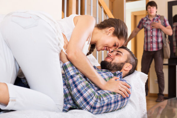 Warum sind wir untreu? Was sind die Gründe, warum wir fremdgehen? Nicht immer ist Sex der Hauptgrund.